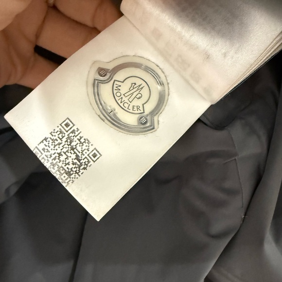 Authentic Men Moncler Jacket - Picture 7 of 12